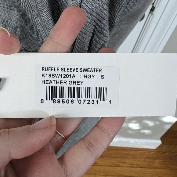 bishop + young | Heather Grey Ruffle Sleeve Sweater Size Small - Picture 8 of 10